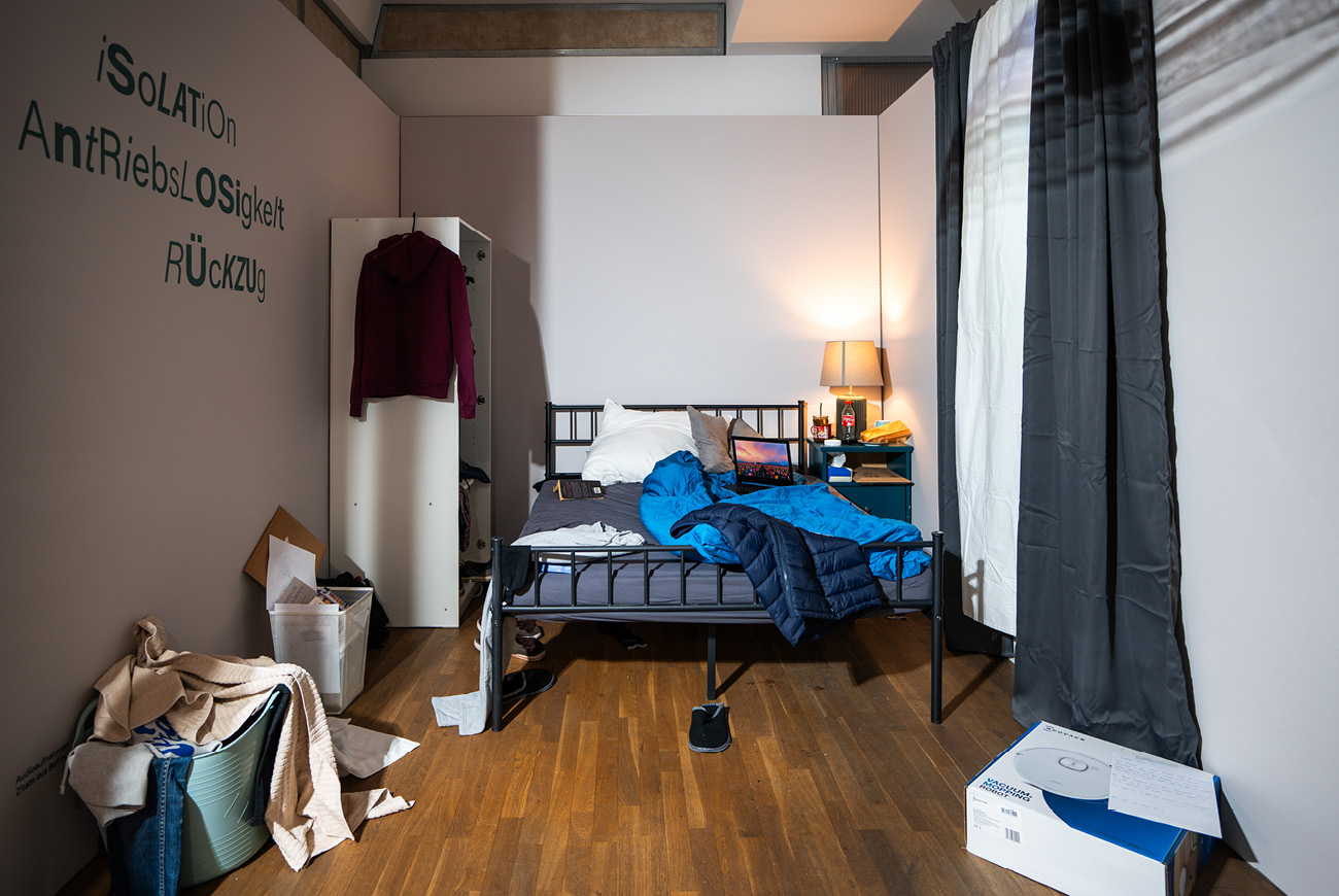 Das Schlafzimmer steht für die Negativsymptome, wie Antriebs- und Motivationslosigkeit.